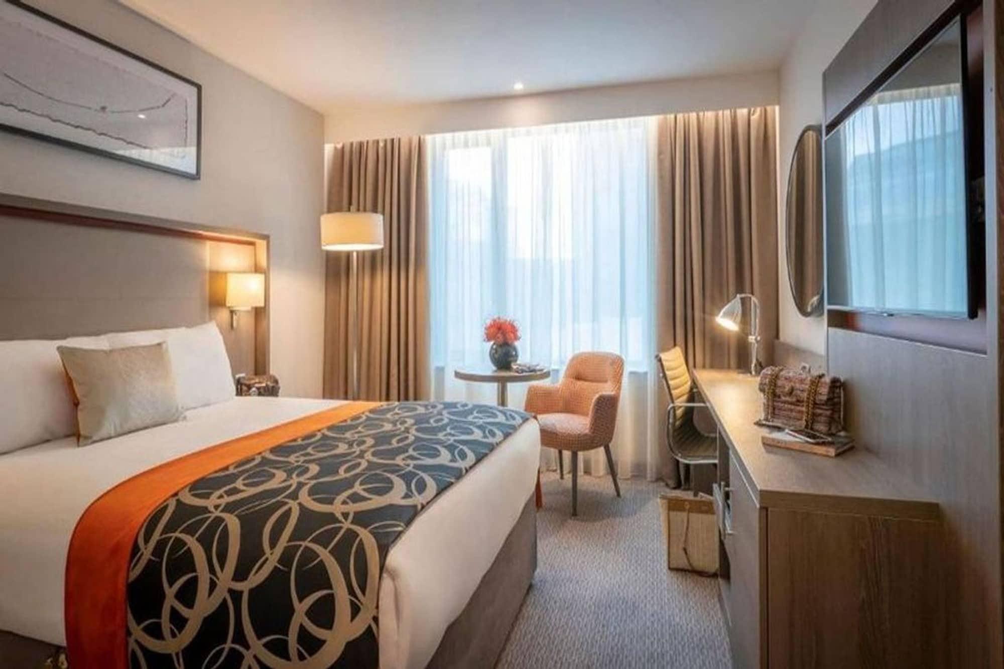 Clayton Hotel Belfast City Екстериор снимка