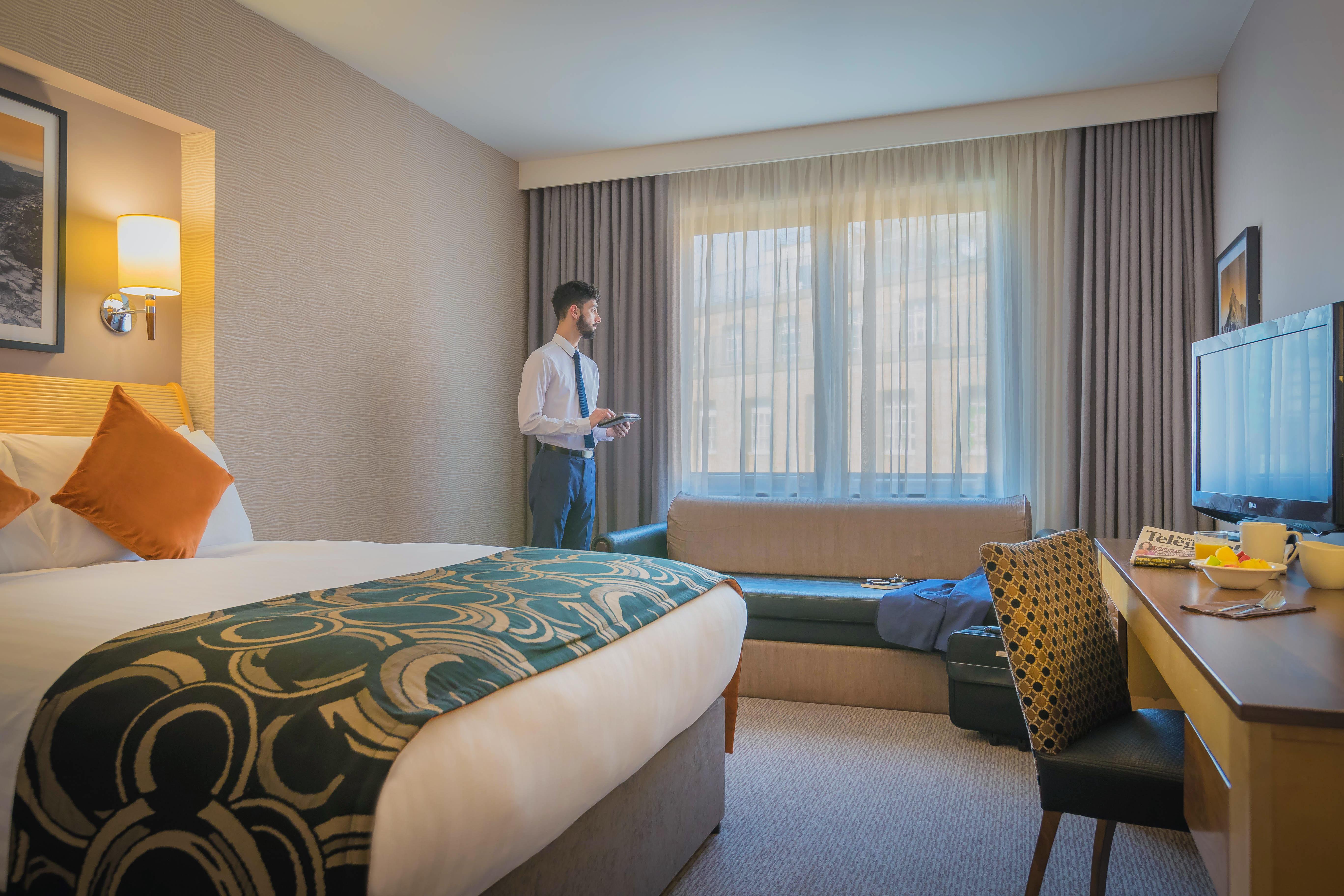 Clayton Hotel Belfast City Екстериор снимка