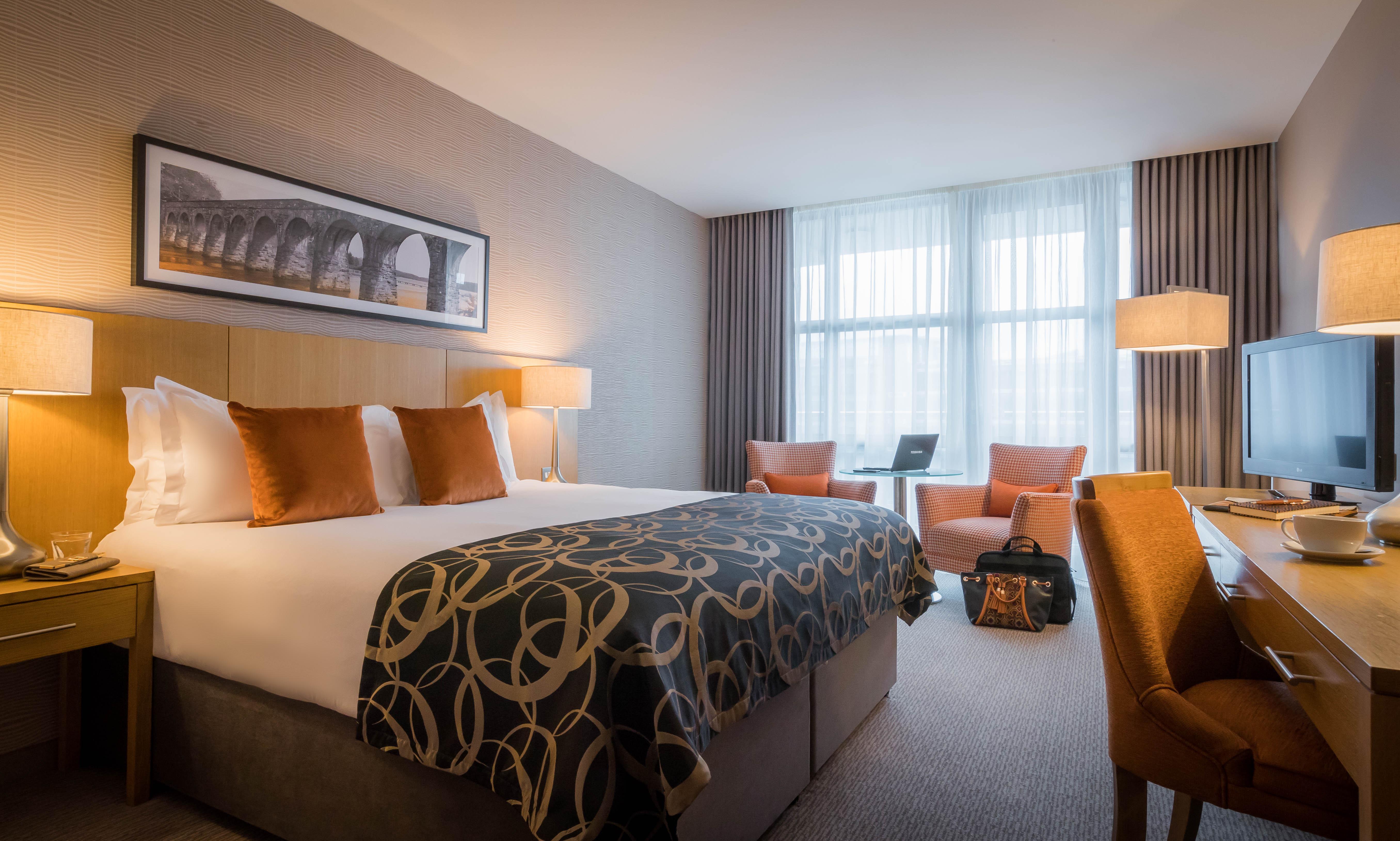 Clayton Hotel Belfast City Екстериор снимка