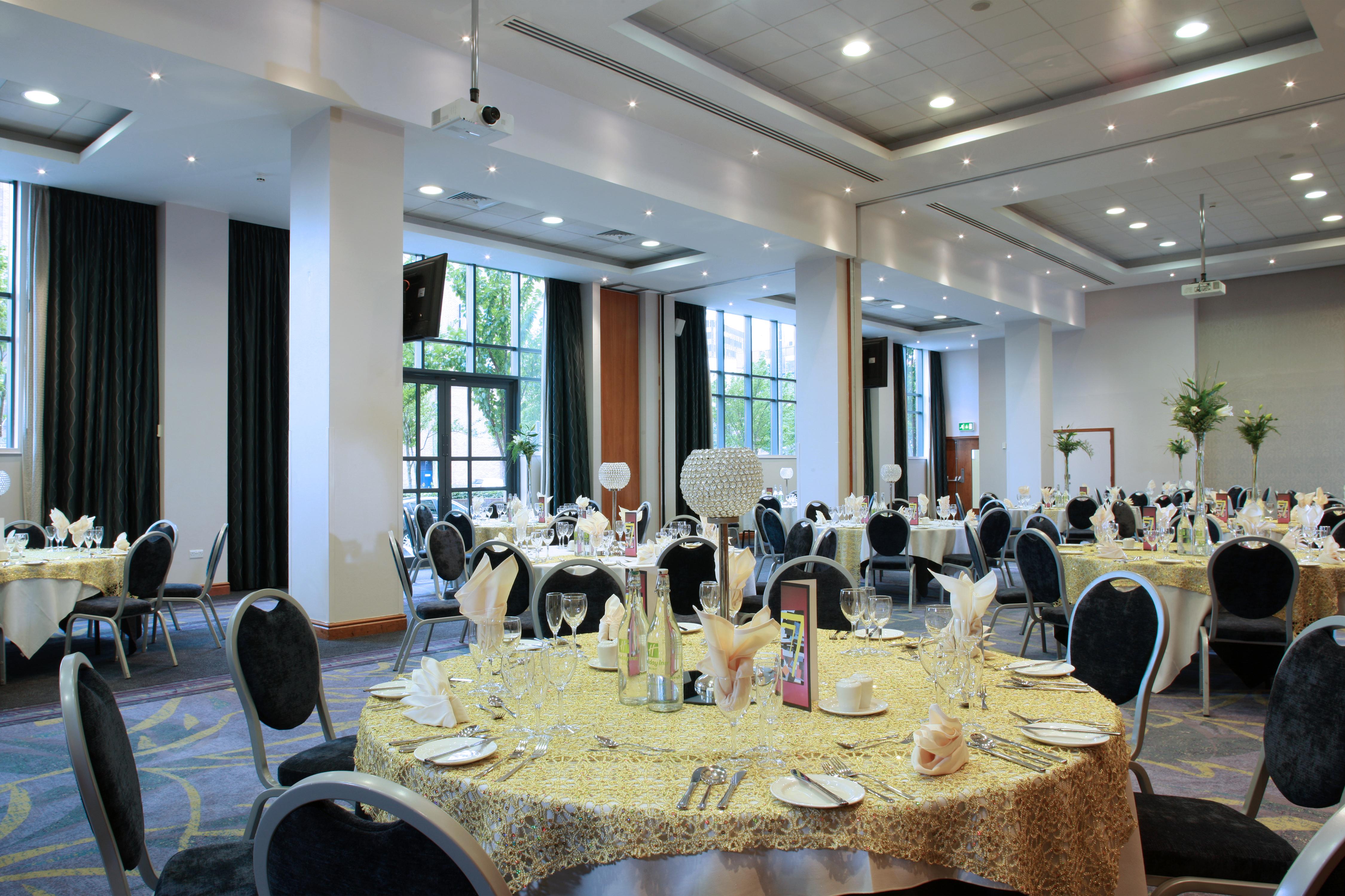 Clayton Hotel Belfast City Екстериор снимка
