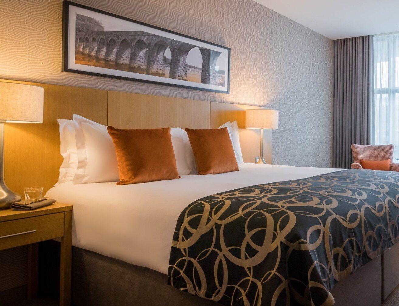 Clayton Hotel Belfast City Екстериор снимка
