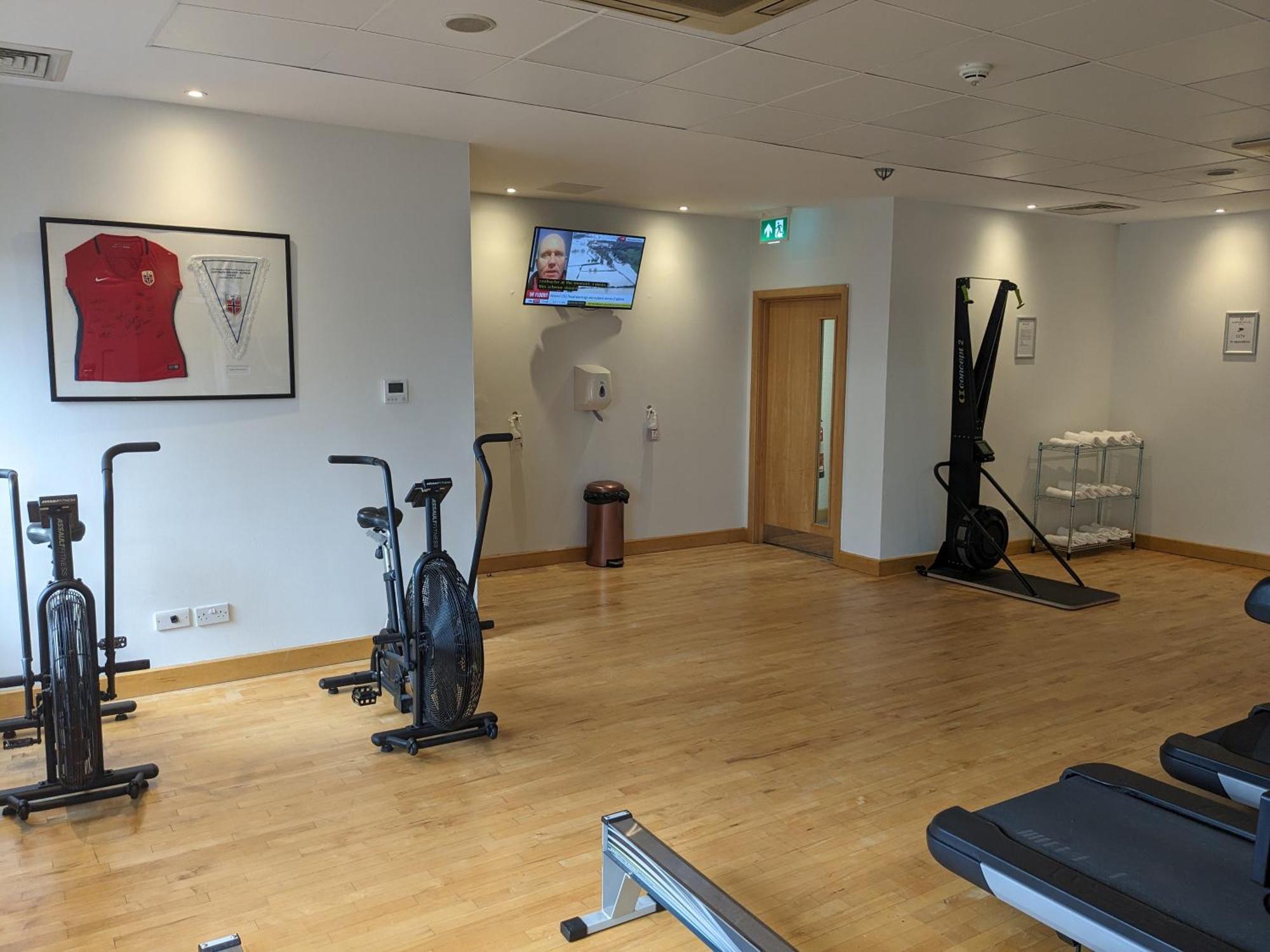 Clayton Hotel Belfast City Екстериор снимка