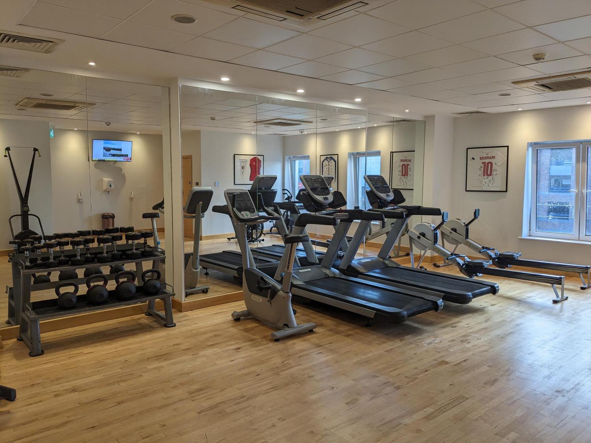 Clayton Hotel Belfast City Екстериор снимка